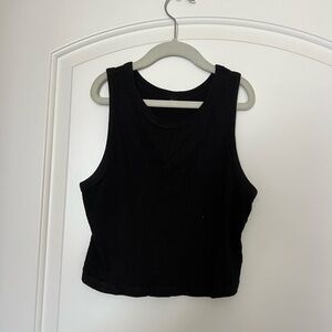 UNIQLO ribbed and cropped black tank top, size XS